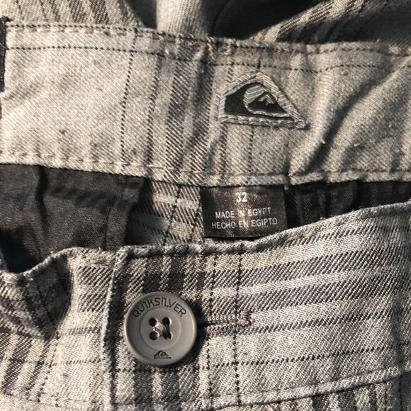 Quicksilver Cotton Plaid Gray Surf Shorts many pockets soft. - Picture 9 of 11